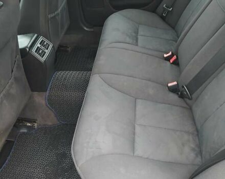 Серый Мерседес Е-Класс, объемом двигателя 2.5 л и пробегом 411 тыс. км за 4200 $, фото 5 на Automoto.ua