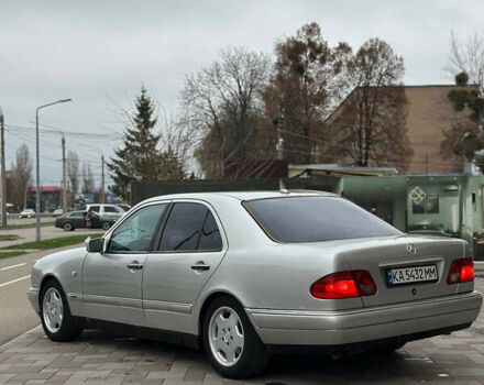 Серый Мерседес Е-Класс, объемом двигателя 3.2 л и пробегом 580 тыс. км за 3900 $, фото 3 на Automoto.ua