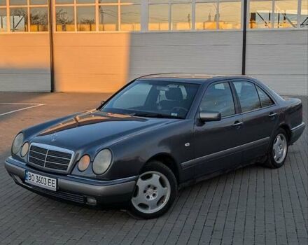 Серый Мерседес Е-Класс, объемом двигателя 2.8 л и пробегом 456 тыс. км за 2799 $, фото 1 на Automoto.ua