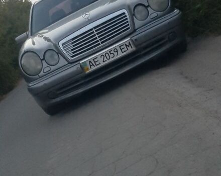 Сірий Мерседес Е-Клас, об'ємом двигуна 2.8 л та пробігом 520 тис. км за 2600 $, фото 3 на Automoto.ua