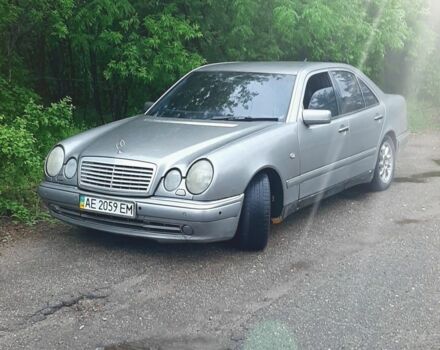 Сірий Мерседес Е-Клас, об'ємом двигуна 2.8 л та пробігом 520 тис. км за 2600 $, фото 5 на Automoto.ua