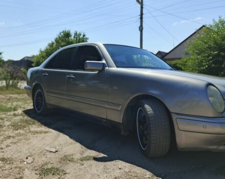 Сірий Мерседес Е-Клас, об'ємом двигуна 2.8 л та пробігом 520 тис. км за 2600 $, фото 1 на Automoto.ua