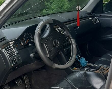 Сірий Мерседес Е-Клас, об'ємом двигуна 2.8 л та пробігом 520 тис. км за 2600 $, фото 6 на Automoto.ua