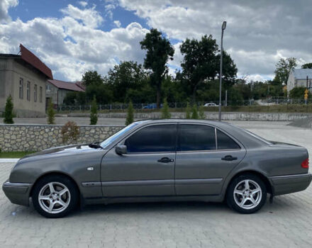 Сірий Мерседес Е-Клас, об'ємом двигуна 2.15 л та пробігом 376 тис. км за 3700 $, фото 3 на Automoto.ua