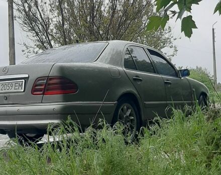 Сірий Мерседес Е-Клас, об'ємом двигуна 2.8 л та пробігом 520 тис. км за 2600 $, фото 12 на Automoto.ua