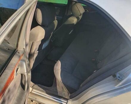 Сірий Мерседес Е-Клас, об'ємом двигуна 2 л та пробігом 500 тис. км за 2500 $, фото 5 на Automoto.ua