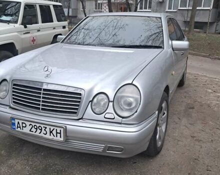 Серый Мерседес Е-Класс, объемом двигателя 2.3 л и пробегом 401 тыс. км за 3100 $, фото 4 на Automoto.ua