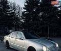 Серый Мерседес Е-Класс, объемом двигателя 3 л и пробегом 387 тыс. км за 5500 $, фото 1 на Automoto.ua