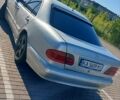 Серый Мерседес Е-Класс, объемом двигателя 2.8 л и пробегом 350 тыс. км за 2900 $, фото 4 на Automoto.ua