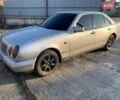 Сірий Мерседес Е-Клас, об'ємом двигуна 2 л та пробігом 146 тис. км за 3400 $, фото 1 на Automoto.ua