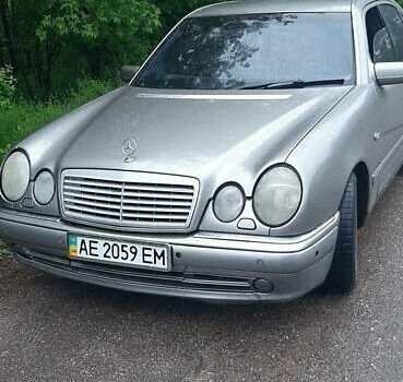 Сірий Мерседес Е-Клас, об'ємом двигуна 2.8 л та пробігом 520 тис. км за 2600 $, фото 8 на Automoto.ua