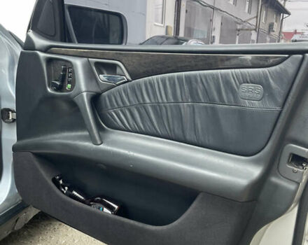 Серый Мерседес Е-Класс, объемом двигателя 3.2 л и пробегом 380 тыс. км за 2750 $, фото 13 на Automoto.ua