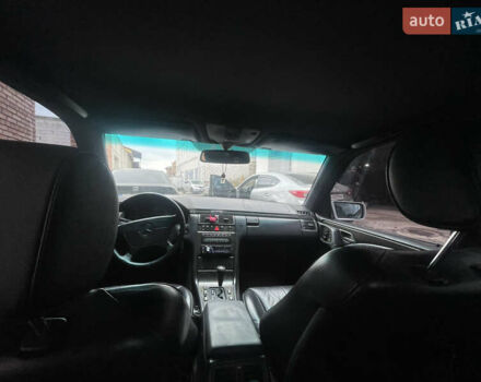 Серый Мерседес Е-Класс, объемом двигателя 3.2 л и пробегом 380 тыс. км за 2750 $, фото 31 на Automoto.ua