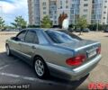 Мерседес Е-Класс 1998 в Николаеве на Automoto.ua Серый Мерседес Е-Класс, объемом двигателя 2.2 л и пробегом 286 тыс. км за 4000 $, фото 1 на Automoto.ua