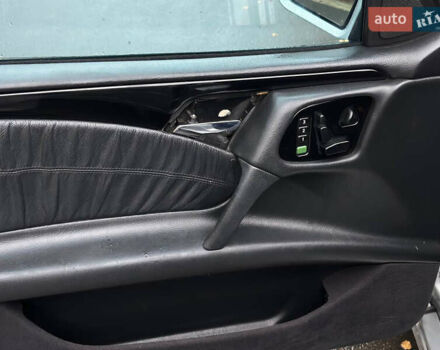 Сірий Мерседес Е-Клас, об'ємом двигуна 3 л та пробігом 382 тис. км за 5000 $, фото 13 на Automoto.ua