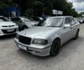 Сірий Мерседес Е-Клас, об'ємом двигуна 2 л та пробігом 330 тис. км за 3990 $, фото 1 на Automoto.ua