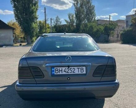 Сірий Мерседес Е-Клас, об'ємом двигуна 3 л та пробігом 477 тис. км за 7000 $, фото 5 на Automoto.ua