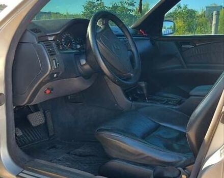 Сірий Мерседес Е-Клас, об'ємом двигуна 2.8 л та пробігом 350 тис. км за 2499 $, фото 5 на Automoto.ua