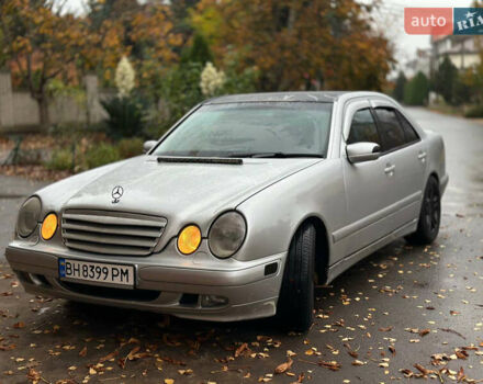 Сірий Мерседес Е-Клас, об'ємом двигуна 3 л та пробігом 382 тис. км за 5000 $, фото 4 на Automoto.ua