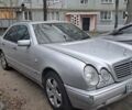 Серый Мерседес Е-Класс, объемом двигателя 2.3 л и пробегом 401 тыс. км за 3100 $, фото 1 на Automoto.ua