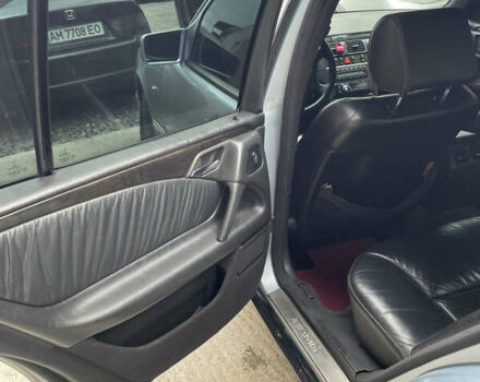 Серый Мерседес Е-Класс, объемом двигателя 3.2 л и пробегом 380 тыс. км за 2750 $, фото 27 на Automoto.ua