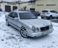 Серый Мерседес Е-Класс, объемом двигателя 2 л и пробегом 410 тыс. км за 3000 $, фото 1 на Automoto.ua