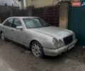 Сірий Мерседес Е-Клас, об'ємом двигуна 2 л та пробігом 350 тис. км за 1950 $, фото 1 на Automoto.ua