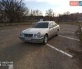 Серый Мерседес Е-Класс, объемом двигателя 3 л и пробегом 300 тыс. км за 5000 $, фото 1 на Automoto.ua