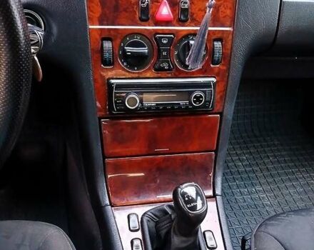 Сірий Мерседес Е-Клас, об'ємом двигуна 2.8 л та пробігом 450 тис. км за 1500 $, фото 7 на Automoto.ua