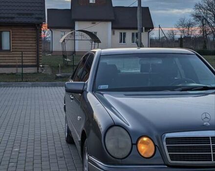 Серый Мерседес Е-Класс, объемом двигателя 2.8 л и пробегом 456 тыс. км за 2799 $, фото 24 на Automoto.ua