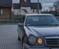 Серый Мерседес Е-Класс, объемом двигателя 2.8 л и пробегом 456 тыс. км за 2799 $, фото 24 на Automoto.ua