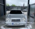 Серый Мерседес Е-Класс, объемом двигателя 2 л и пробегом 380 тыс. км за 3300 $, фото 1 на Automoto.ua