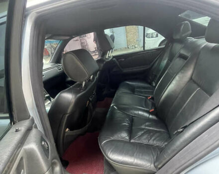 Серый Мерседес Е-Класс, объемом двигателя 3.2 л и пробегом 380 тыс. км за 2750 $, фото 29 на Automoto.ua