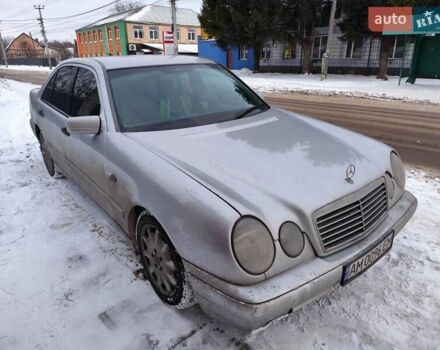 Серый Мерседес Е-Класс, объемом двигателя 2.4 л и пробегом 400 тыс. км за 2950 $, фото 1 на Automoto.ua