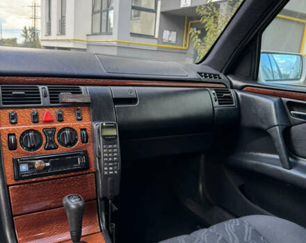 Мерседес Е-Класс 1998 в Львове на Automoto.ua Серый Мерседес Е-Класс, объемом двигателя 3 л и пробегом 569 тыс. км за 4900 $, фото 15 на Automoto.ua