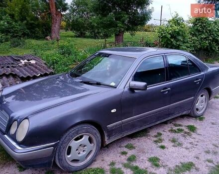 Сірий Мерседес Е-Клас, об'ємом двигуна 2.8 л та пробігом 450 тис. км за 1500 $, фото 4 на Automoto.ua