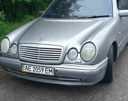 Сірий Мерседес Е-Клас, об'ємом двигуна 2.8 л та пробігом 520 тис. км за 2600 $, фото 9 на Automoto.ua