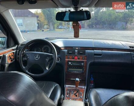 Сірий Мерседес Е-Клас, об'ємом двигуна 3 л та пробігом 477 тис. км за 7000 $, фото 15 на Automoto.ua