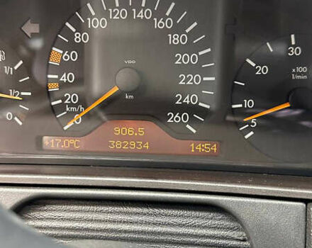 Сірий Мерседес Е-Клас, об'ємом двигуна 3 л та пробігом 382 тис. км за 5000 $, фото 42 на Automoto.ua