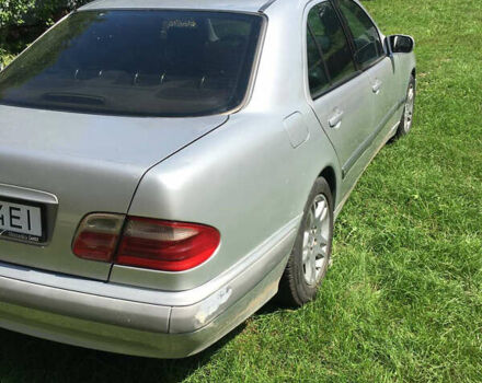 Серый Мерседес Е-Класс, объемом двигателя 2.7 л и пробегом 266 тыс. км за 4600 $, фото 1 на Automoto.ua