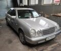 Сірий Мерседес Е-Клас, об'ємом двигуна 3 л та пробігом 245 тис. км за 6900 $, фото 1 на Automoto.ua