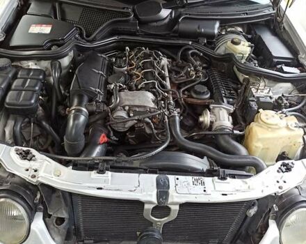 Сірий Мерседес Е-Клас, об'ємом двигуна 2.15 л та пробігом 411 тис. км за 3700 $, фото 21 на Automoto.ua