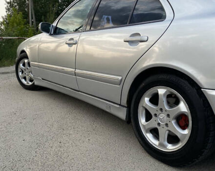 Серый Мерседес Е-Класс, объемом двигателя 2.15 л и пробегом 400 тыс. км за 4950 $, фото 9 на Automoto.ua