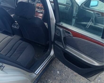 Серый Мерседес Е-Класс, объемом двигателя 2.9 л и пробегом 320 тыс. км за 2625 $, фото 9 на Automoto.ua