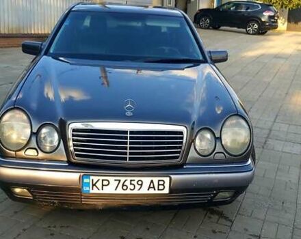 Сірий Мерседес Е-Клас, об'ємом двигуна 4.3 л та пробігом 285 тис. км за 5000 $, фото 1 на Automoto.ua