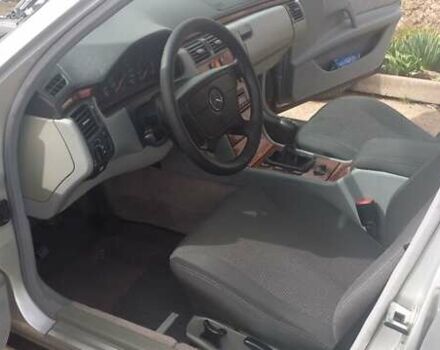 Серый Мерседес Е-Класс, объемом двигателя 2.2 л и пробегом 262 тыс. км за 5000 $, фото 15 на Automoto.ua