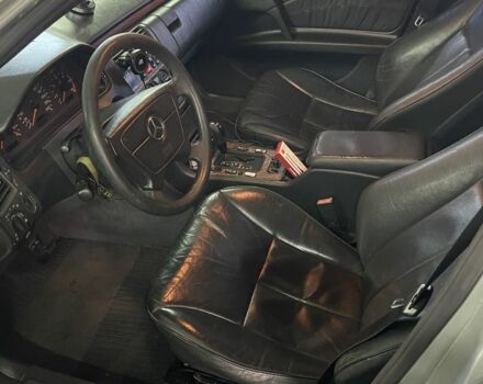 Сірий Мерседес Е-Клас, об'ємом двигуна 2.2 л та пробігом 698 тис. км за 4800 $, фото 5 на Automoto.ua