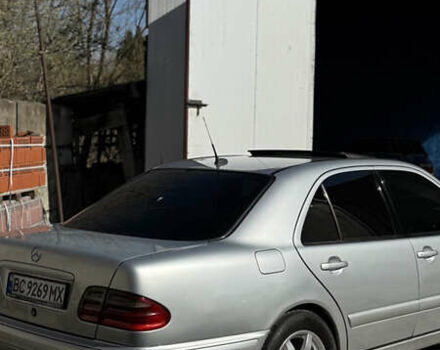 Серый Мерседес Е-Класс, объемом двигателя 2.2 л и пробегом 663 тыс. км за 4700 $, фото 5 на Automoto.ua