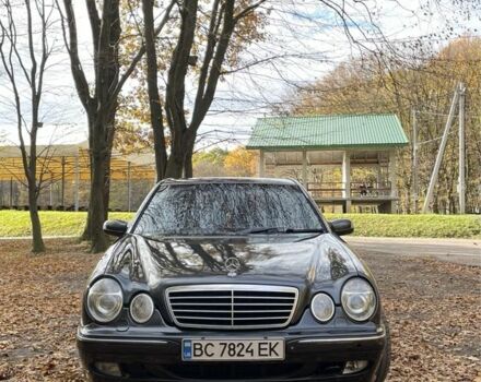 Мерседес Е-Клас 1999 у Львові на Automoto.ua Сірий Мерседес Е-Клас, об'ємом двигуна 2.2 л та пробігом 311 тис. км за 3850 $, фото 3 на Automoto.ua