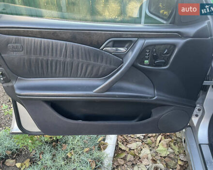 Мерседес Е-Класс 1999 в Одессе на Automoto.ua Серый Мерседес Е-Класс, объемом двигателя 3.2 л и пробегом 430 тыс. км за 3200 $, фото 7 на Automoto.ua